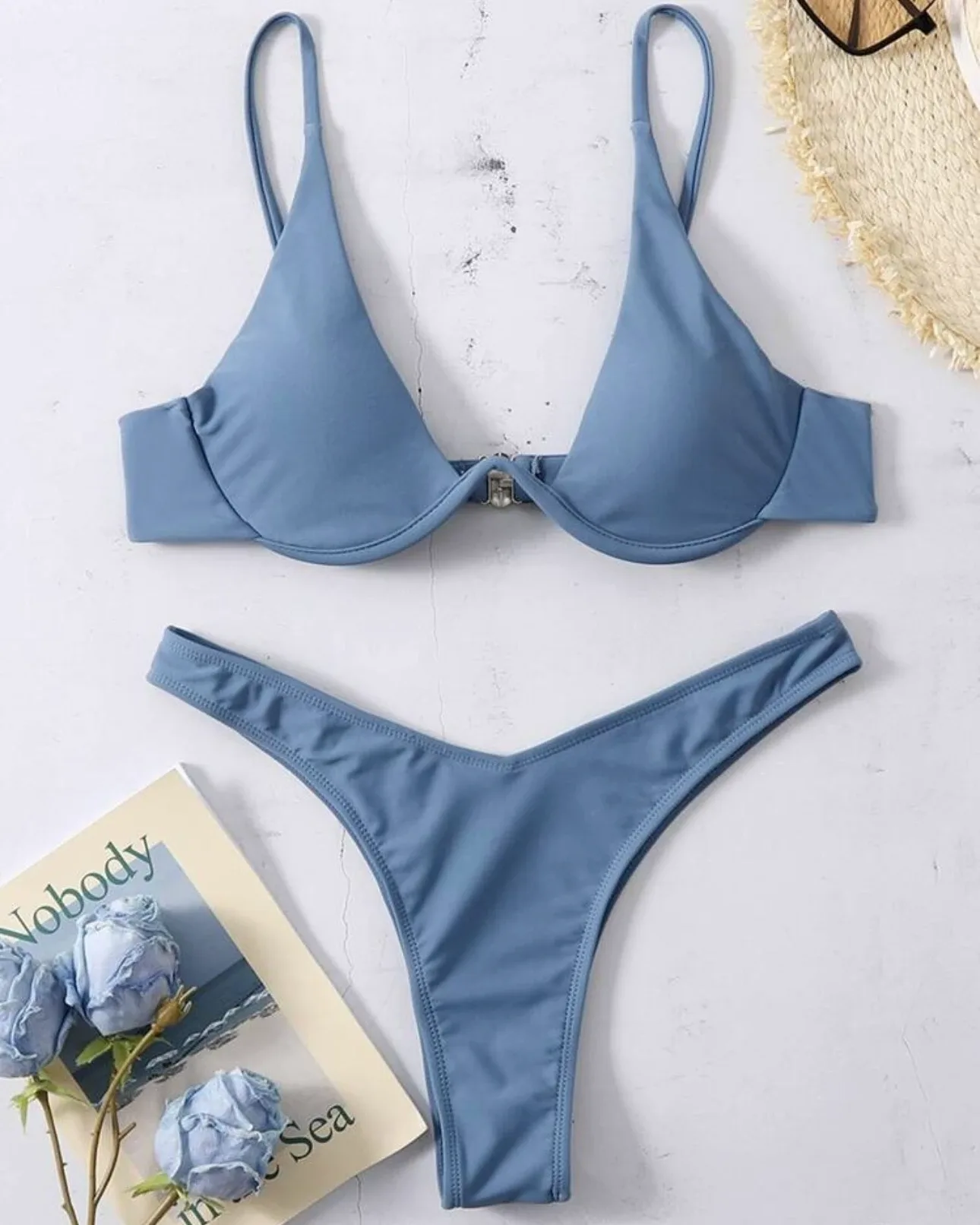 Traje de baño dos piezas gris azulado